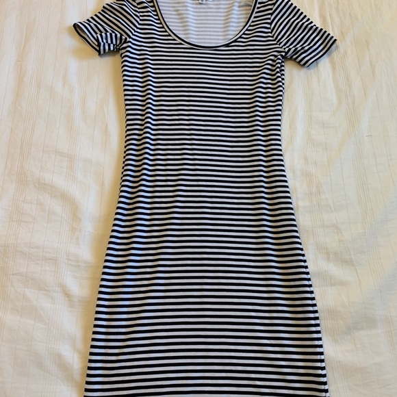 Fitted Summer Dress - Picture 1 of 2